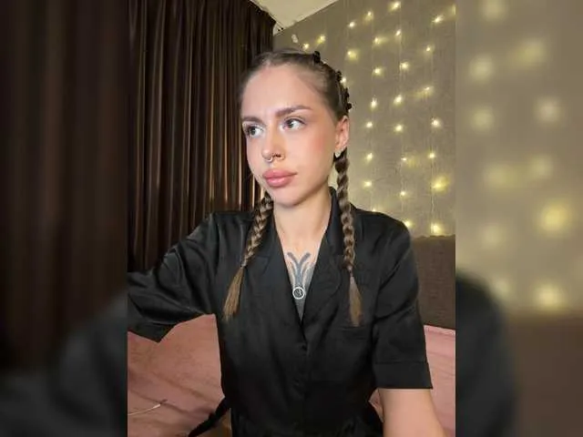 Adelaida1001 – webcam model profile photo Image 16