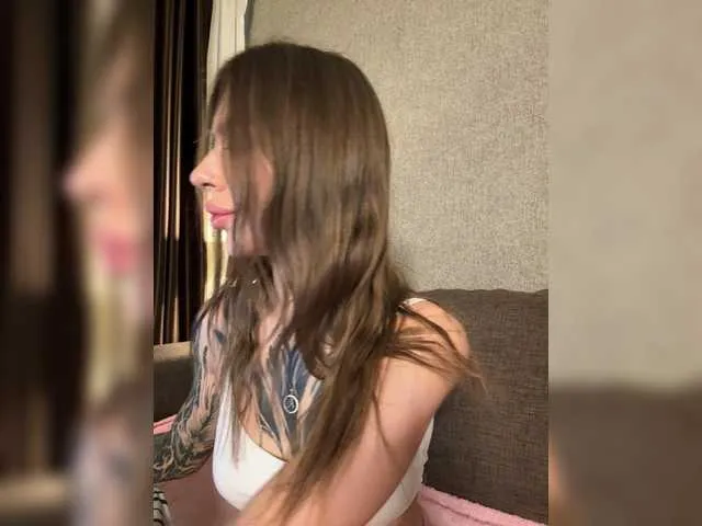 Adelaida1001 – webcam model profile photo Image 9