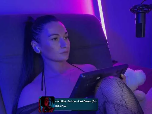 _emma_loyd_ – webcam model profile photo Image 9