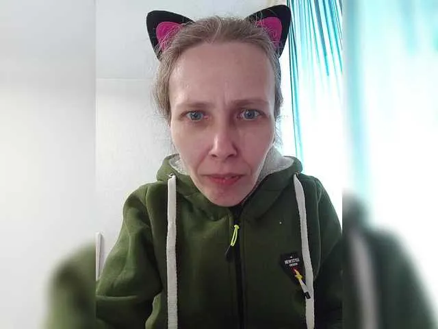 tviks – webcam model profile photo Image 16