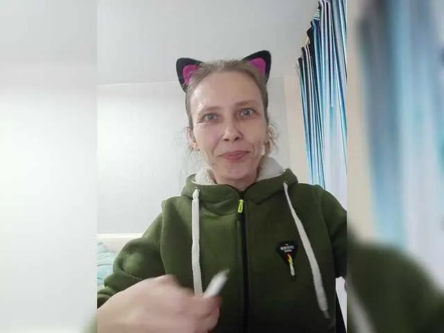 tviks – webcam model profile photo Image 17