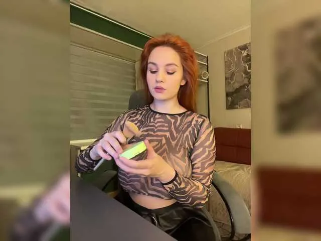 Allla – webcam model profile photo Image 6