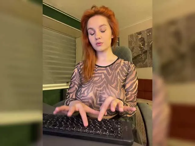 Allla – webcam model profile photo Image 7