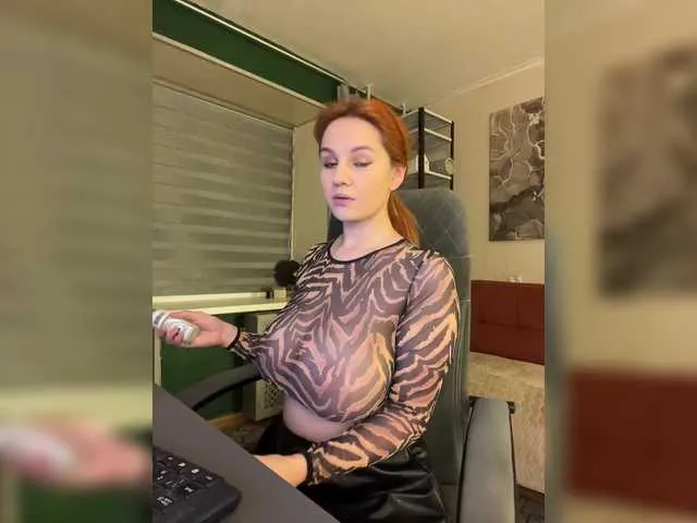 Allla – webcam model profile photo Image 9