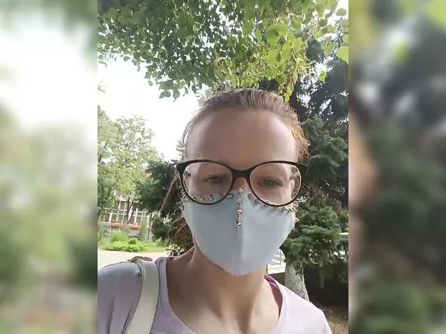 IORio2 – webcam model profile photo Image 10