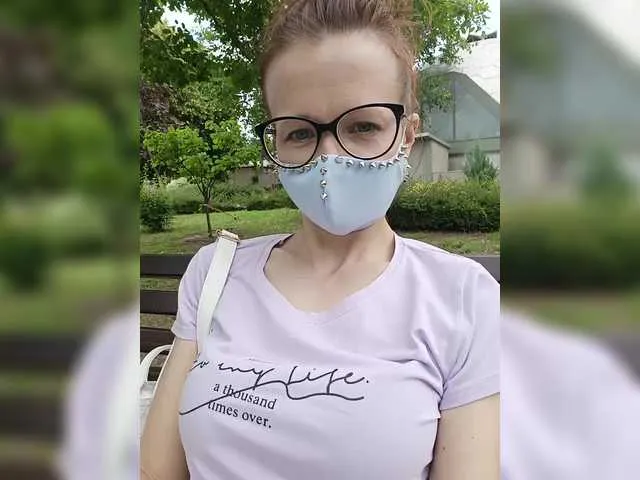 IORio2 – webcam model profile photo Image 11