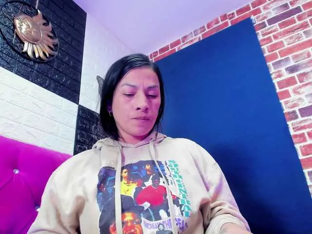 Mia--meow – webcam model profile photo Image 16