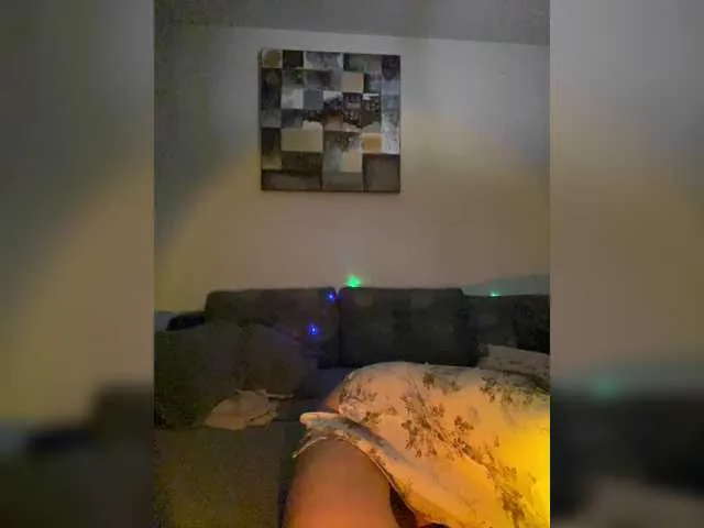 Enchantix – webcam model profile photo Image 2