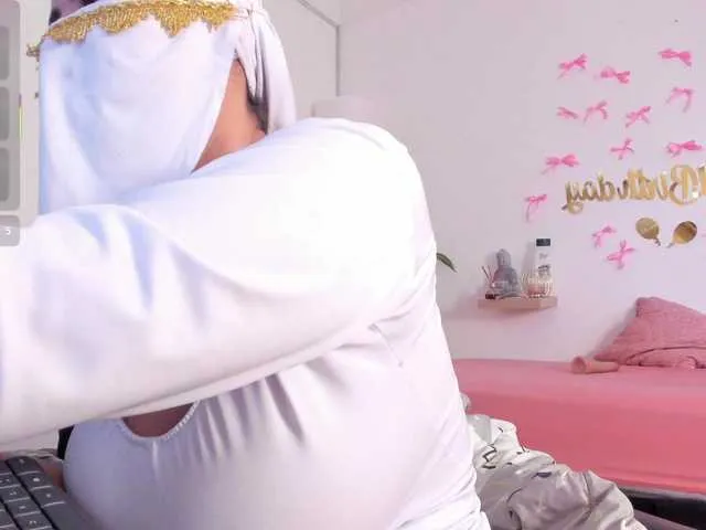 hina_porn – webcam model profile photo Image 18