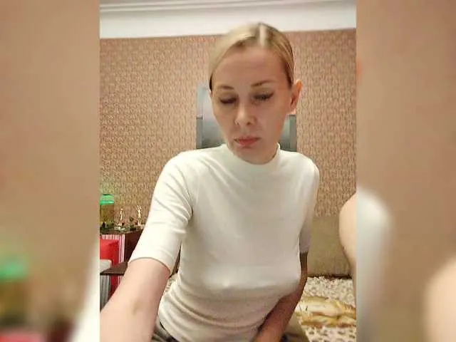 ellie_fire – webcam model profile photo Image 9