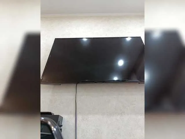 toffisoffi – webcam model profile photo Image 12