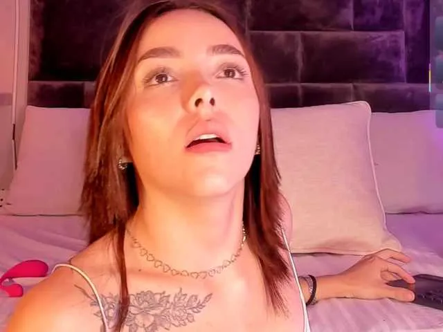 KylieSolo – webcam model profile photo Image 8
