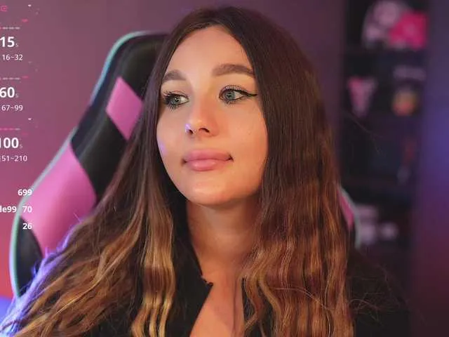 PinkyPai – webcam model profile photo Image 3