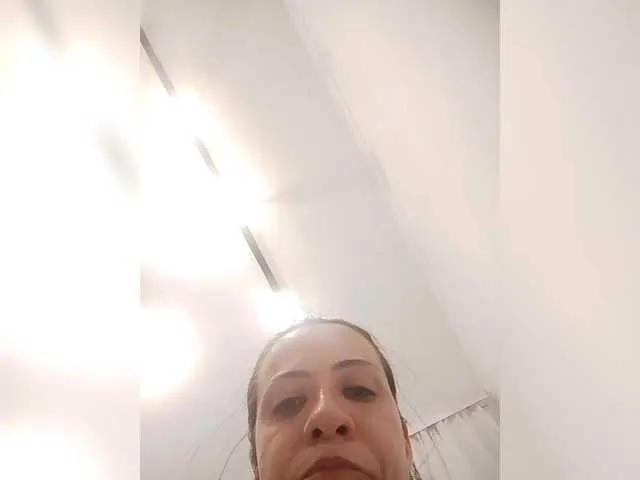 SunnyShiney – webcam model profile photo Image 4