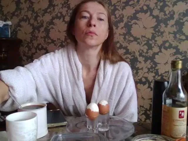 elisonni – webcam model profile photo Image 11
