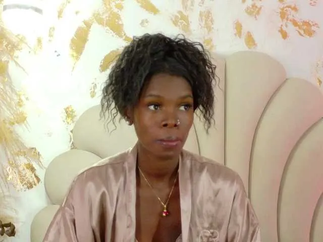 PinkyPai – webcam model profile photo Image 10