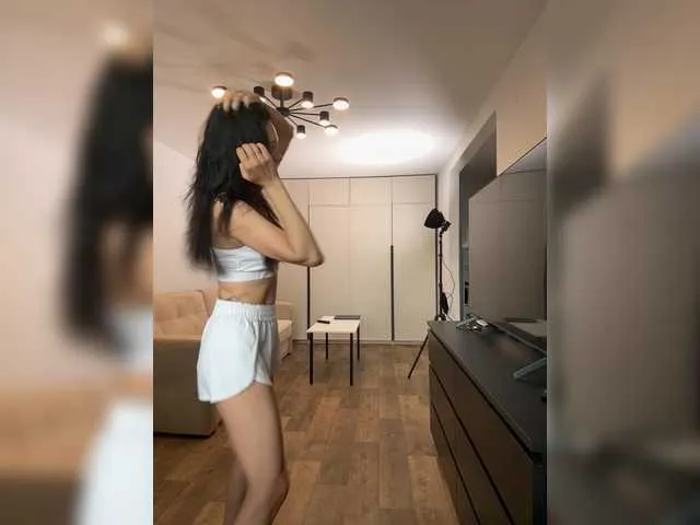 hina_porn – webcam model profile photo Image 11