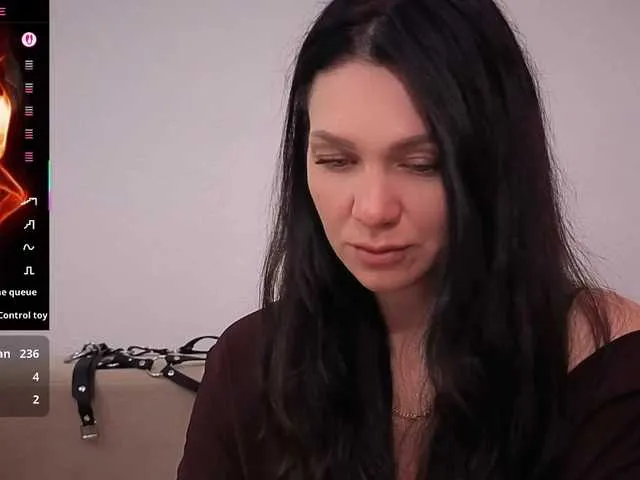 hina_porn – webcam model profile photo Image 16