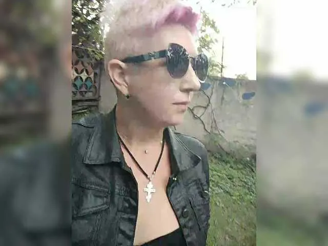 PinkyPai – webcam model profile photo Image 19