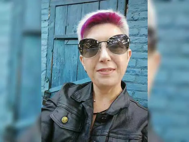 PinkyPai – webcam model profile photo Image 9