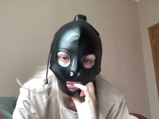funny_to_see_you_here – webcam model profile photo Image 8