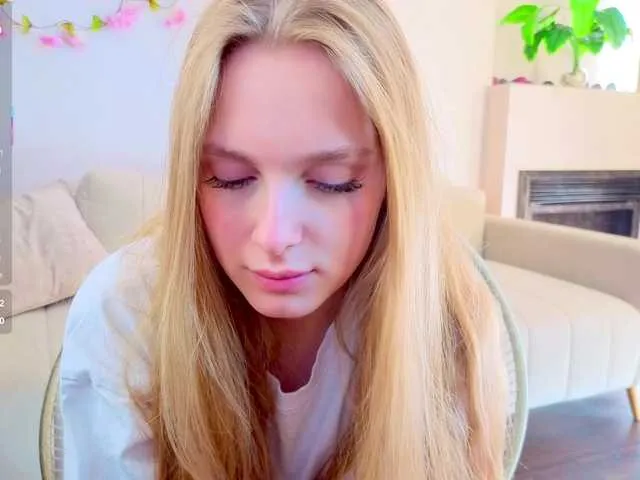 alana_glasses – webcam model profile photo Image 14