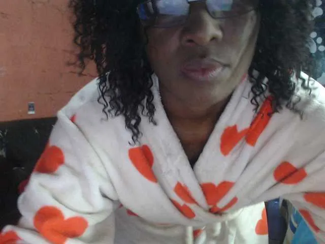 drillhouse_ – webcam model profile photo Image 10