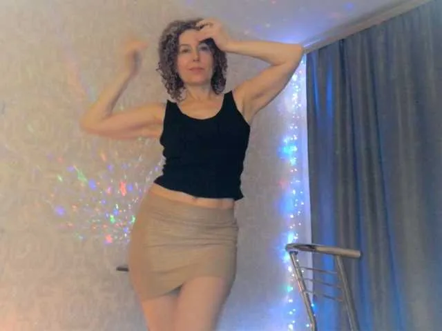 Parochkaporn – webcam model profile photo Image 15