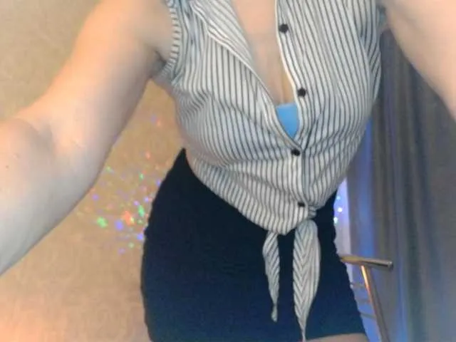 Parochkaporn – webcam model profile photo Image 16