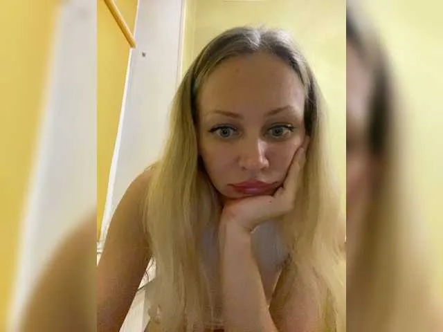 EmillyaW1 – webcam model profile photo