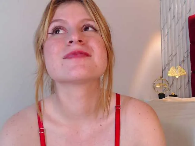 Emma-Blonde Image 15