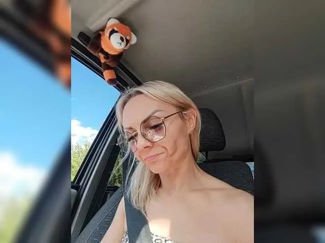 Youlalia – webcam model profile photo Image 19