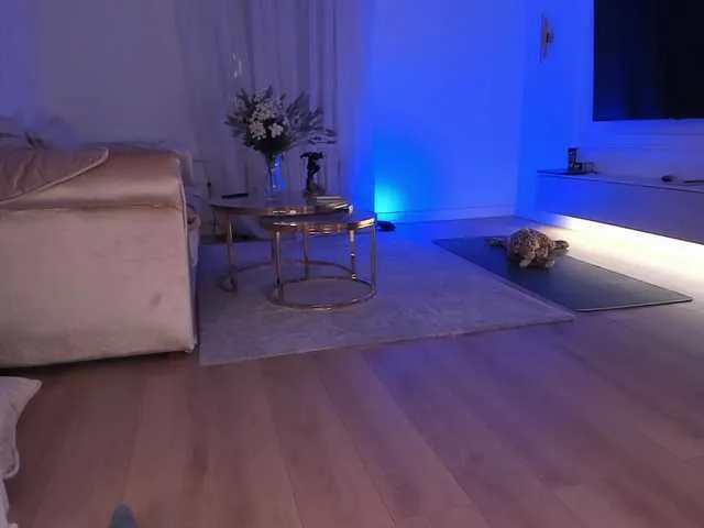 StarKristy – webcam model profile photo Image 11