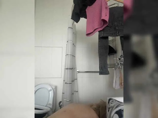 little_effy18_ – webcam model profile photo Image 7