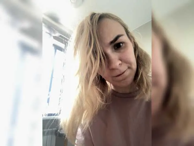 little_effy18_ – webcam model profile photo Image 8