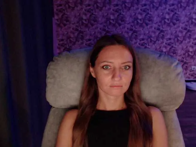 MollySunders – webcam model profile photo Image 7