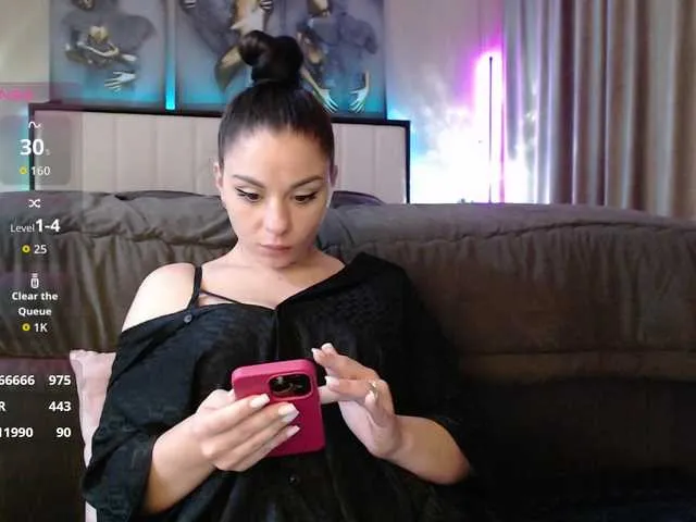 LaureMestler – webcam model profile photo Image 15