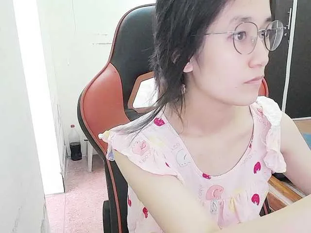 lilith_bonheur – webcam model profile photo Image 11