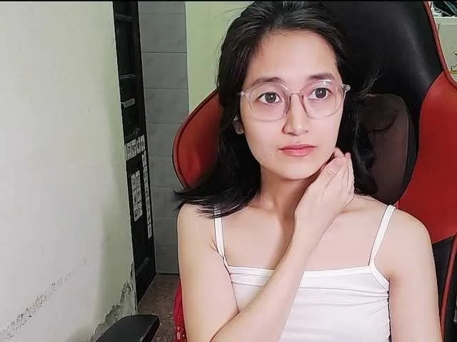 lilith_bonheur – webcam model profile photo Image 16