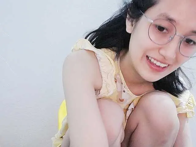 lilith_bonheur – webcam model profile photo Image 2