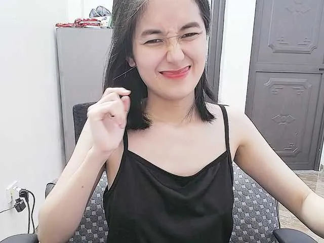 lilith_bonheur – webcam model profile photo Image 3