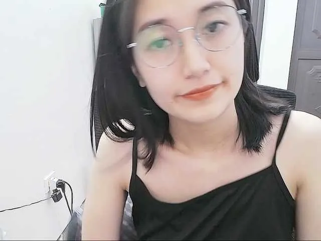 lilith_bonheur – webcam model profile photo Image 6