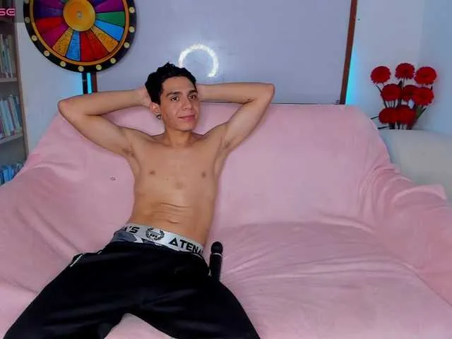 Enchantix – webcam model profile photo Image 8