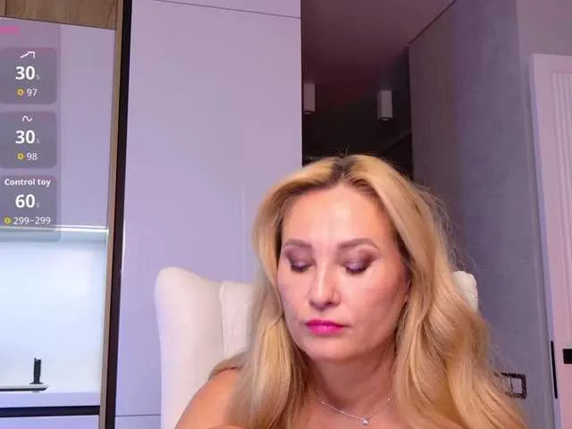 fapqueenc17 – webcam model profile photo Image 17