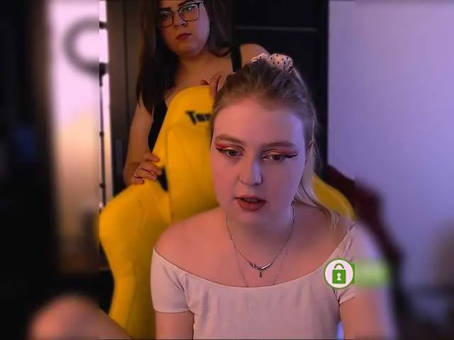 astryd69 – webcam model profile photo Image 19