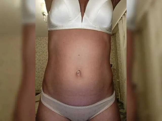 Enchantix – webcam model profile photo Image 9