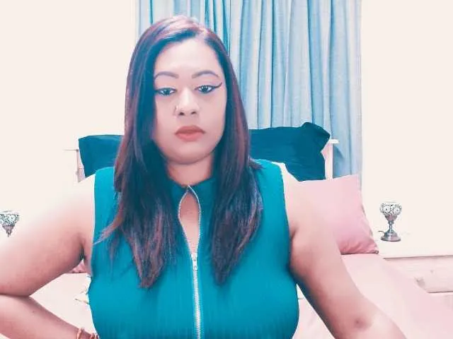 hina_porn – webcam model profile photo Image 10