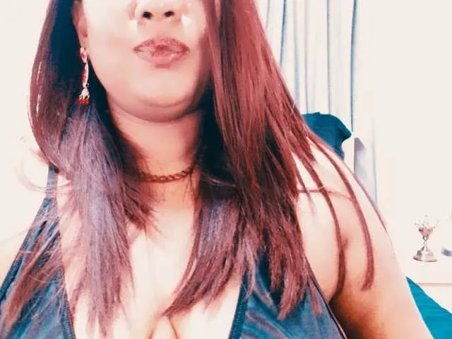 hina_porn – webcam model profile photo Image 15