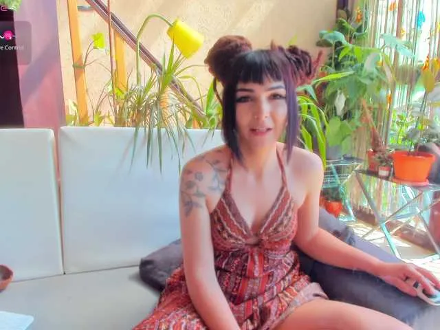 PLUXURY- – webcam model profile photo Image 14