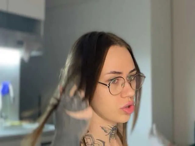 millemimi – webcam model profile photo Image 17